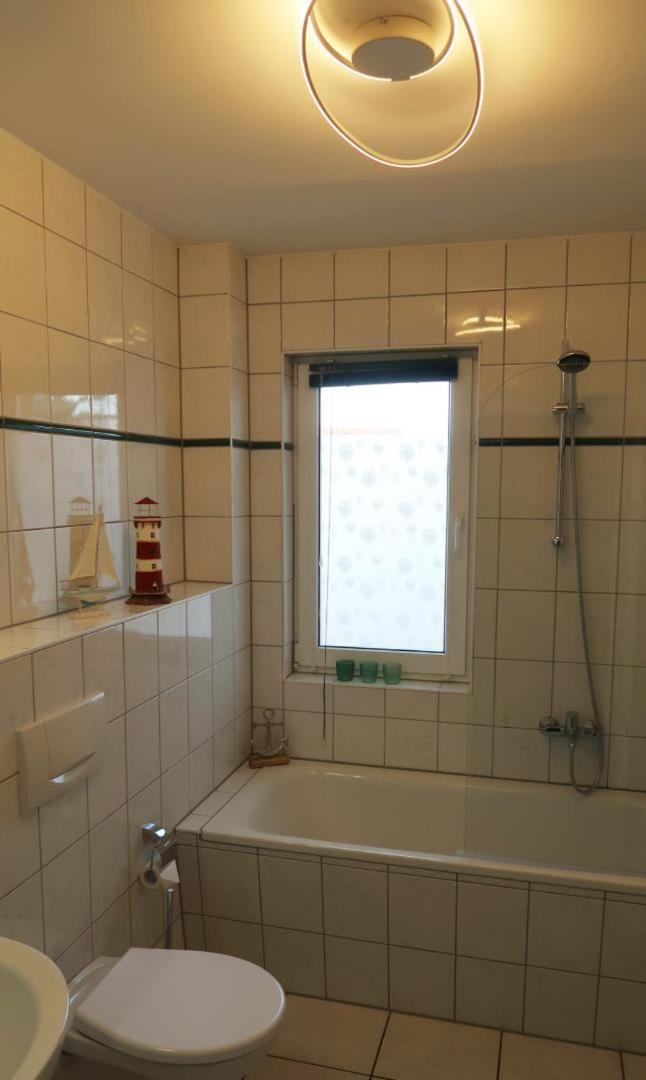 Wohnung 9 Meer-Ruhe Im Haus Stranddistel Komfortable Ferienwohnung Im 1 Og Fuer 4 Personen In Ostseeheilbad Zingst Exterior foto