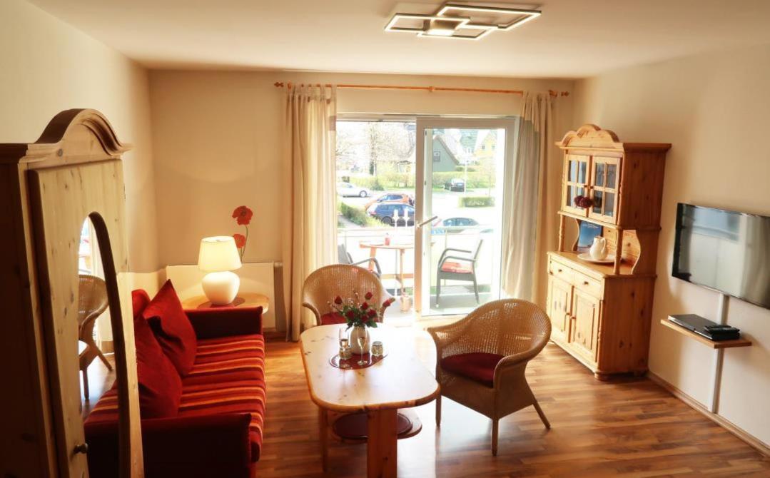 Wohnung 9 Meer-Ruhe Im Haus Stranddistel Komfortable Ferienwohnung Im 1 Og Fuer 4 Personen In Ostseeheilbad Zingst Exterior foto